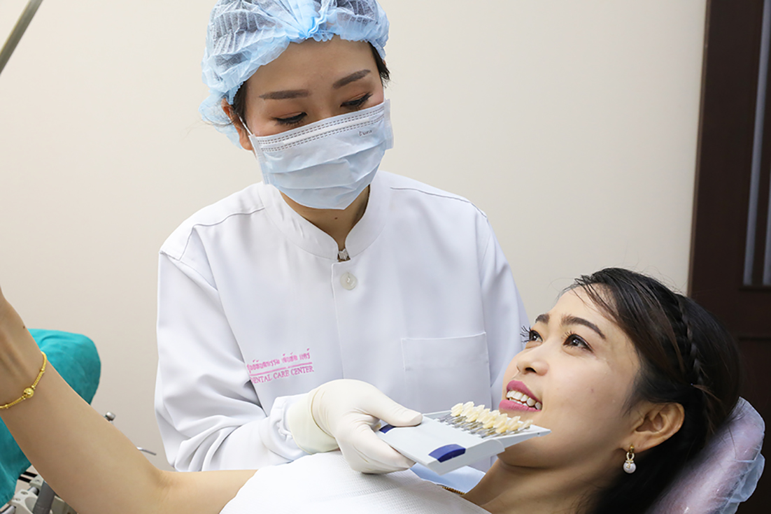 ทันตกรรมรากฟันเทียม + ใส่ฟัน